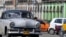 En el 2009, el gobierno cubano entregó licencias a los transportistas privados de La Habana. 