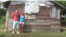 Baracoa, Cuba. Familia ante amenaza de desalojo.