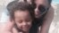 Justine Davis y su hijo de 3 años, Cameron, estaban de vacaciones en Cuba, donde ocurrió el accidente. 