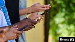 Las nuevas medidas de ETECSA han recibido el rechazo masivo de la población. (Foto: Envato)