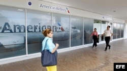 Fotografía de una oficina de la aerolínea American Airlines hoy, viernes 11 de noviembre de 2016, en La Habana (Cuba). 