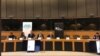 El panel en el Parlamento Europeo. Tomada de @JRBauza