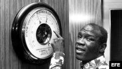 Foto en blanco y negro, del campeón de boxeo, Emile Griffith, a los 38 años, en Hamburgo (Alemania). 