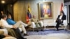 El general Raúl Castro fue recibido por Nicolás Maduro en el Palacio de Miraflores, el 5 marzo de 2023. (Reuters).