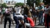 Un manifestante es arrestado el 11 de julio de 2021 en La Habana. (Yamil Lage/AFP).