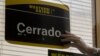 Los envíos de dinero a la isla a través de la Western Union fueron suspendidos indefinidamente por esa compañía el sábado. (AP/Ismael Francisco/Archivo)