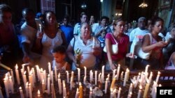 La denuncia documenta un aumento de la represión religiosa en vísperas de la visita a la isla del Papa Benedicto XVI.