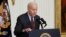 U.S. Presidente Biden habla en Women's Business Summit at the White House in Washington