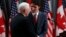 El vicepresidente de EEUU, Mike Pence, y el primer ministro de Canadá, Justin Trudeau, durante la conferencia de prensa conjunta. 