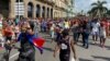 Manifestación pacífica contra el régimen comunista frente al Capitolio Nacional de Cuba el pasado 11 de julio.